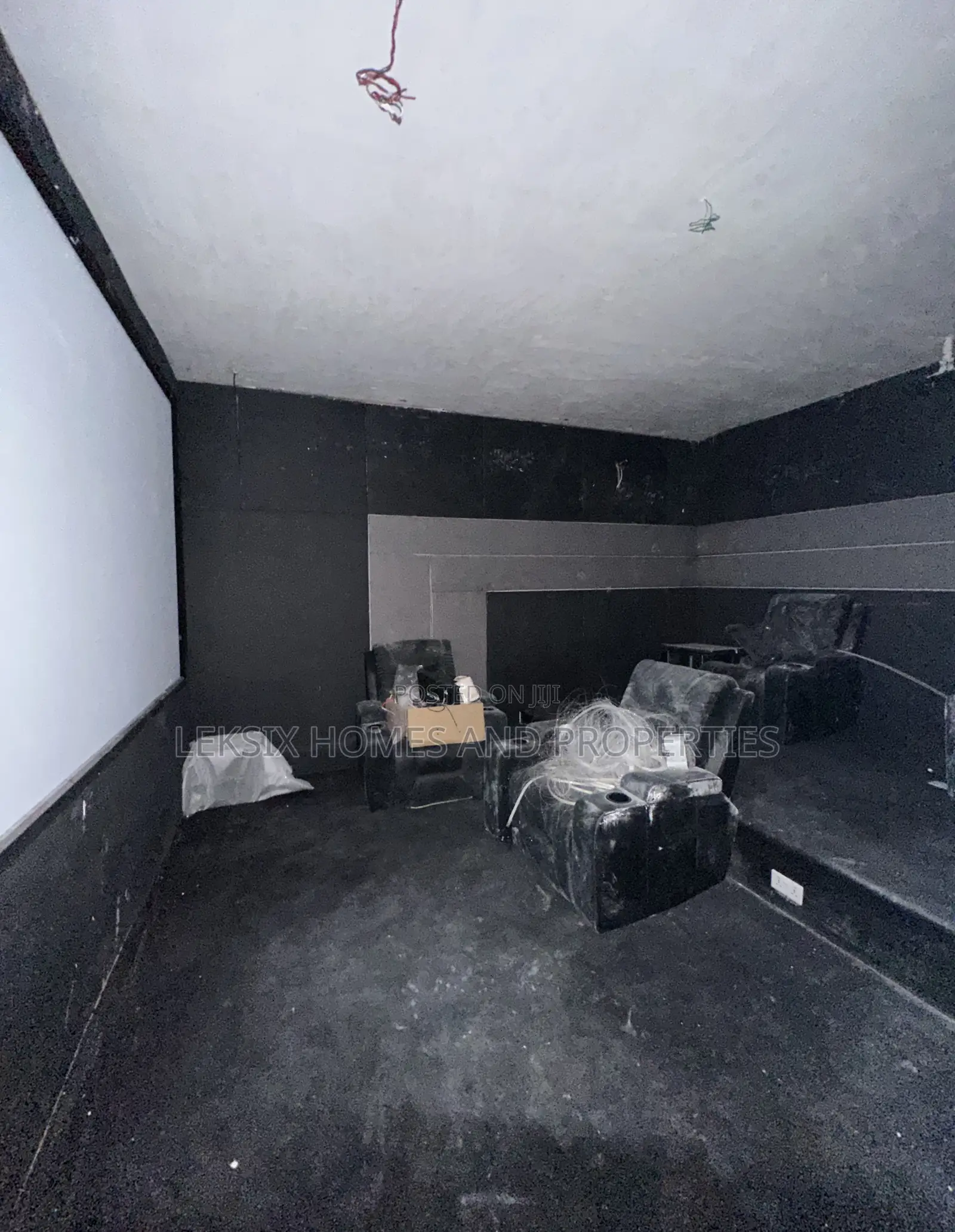 5bdrm Duplex in A Well Secured, Ikate for sale