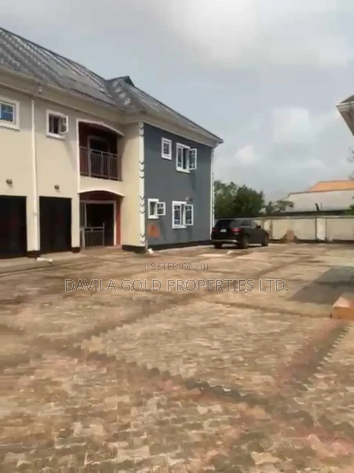 12bdrm Block of Flats in Benin City for sale
