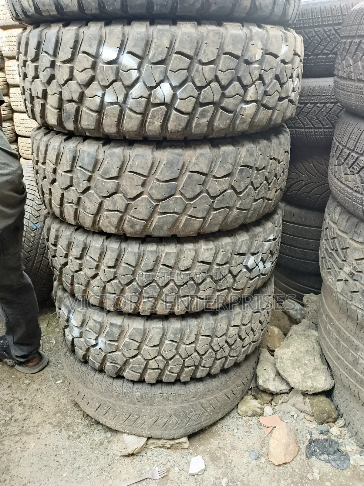 Lt 255/75 R 17 Caterpillar Teeth Tire