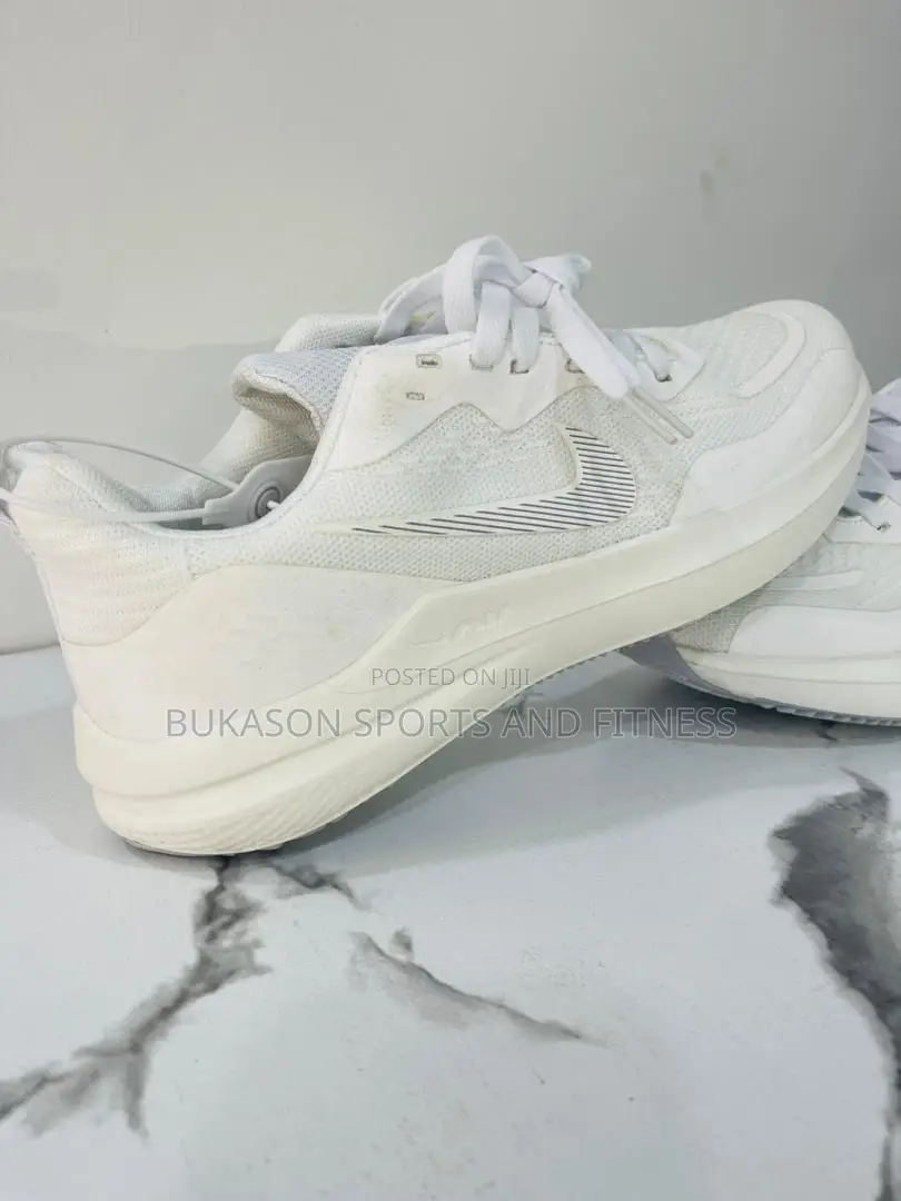 Running Adidas Canvass