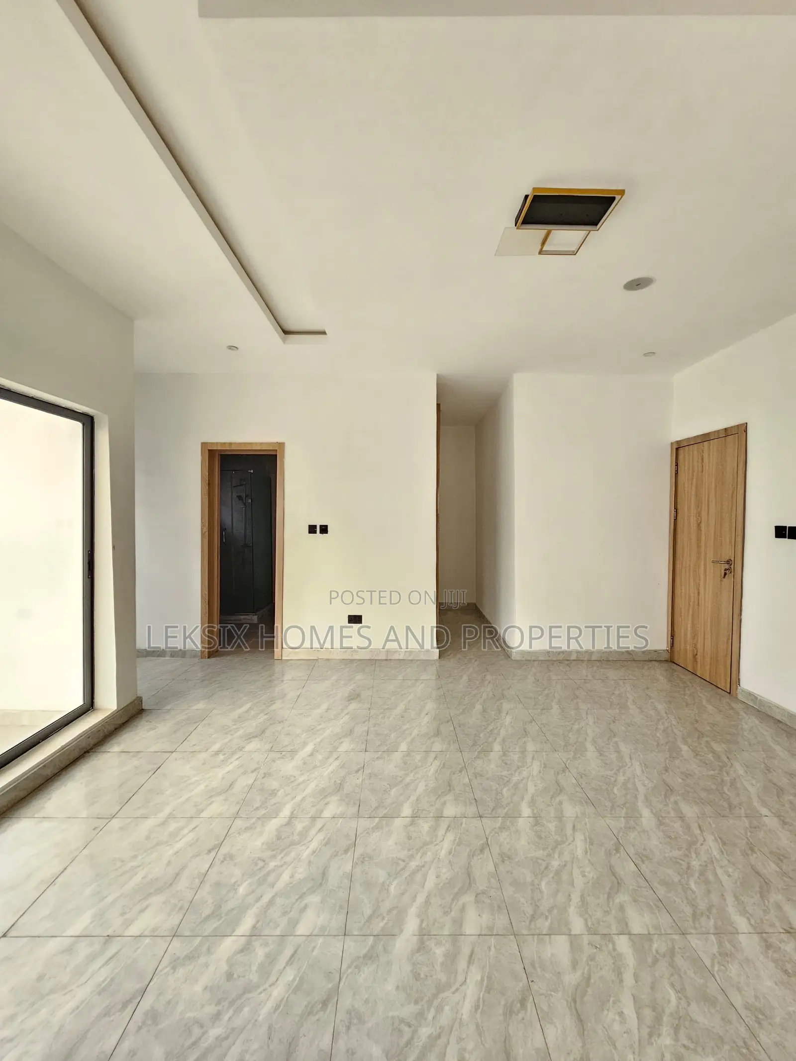 4bdrm Duplex in A Well Secured, Lekki Phase 2 for sale