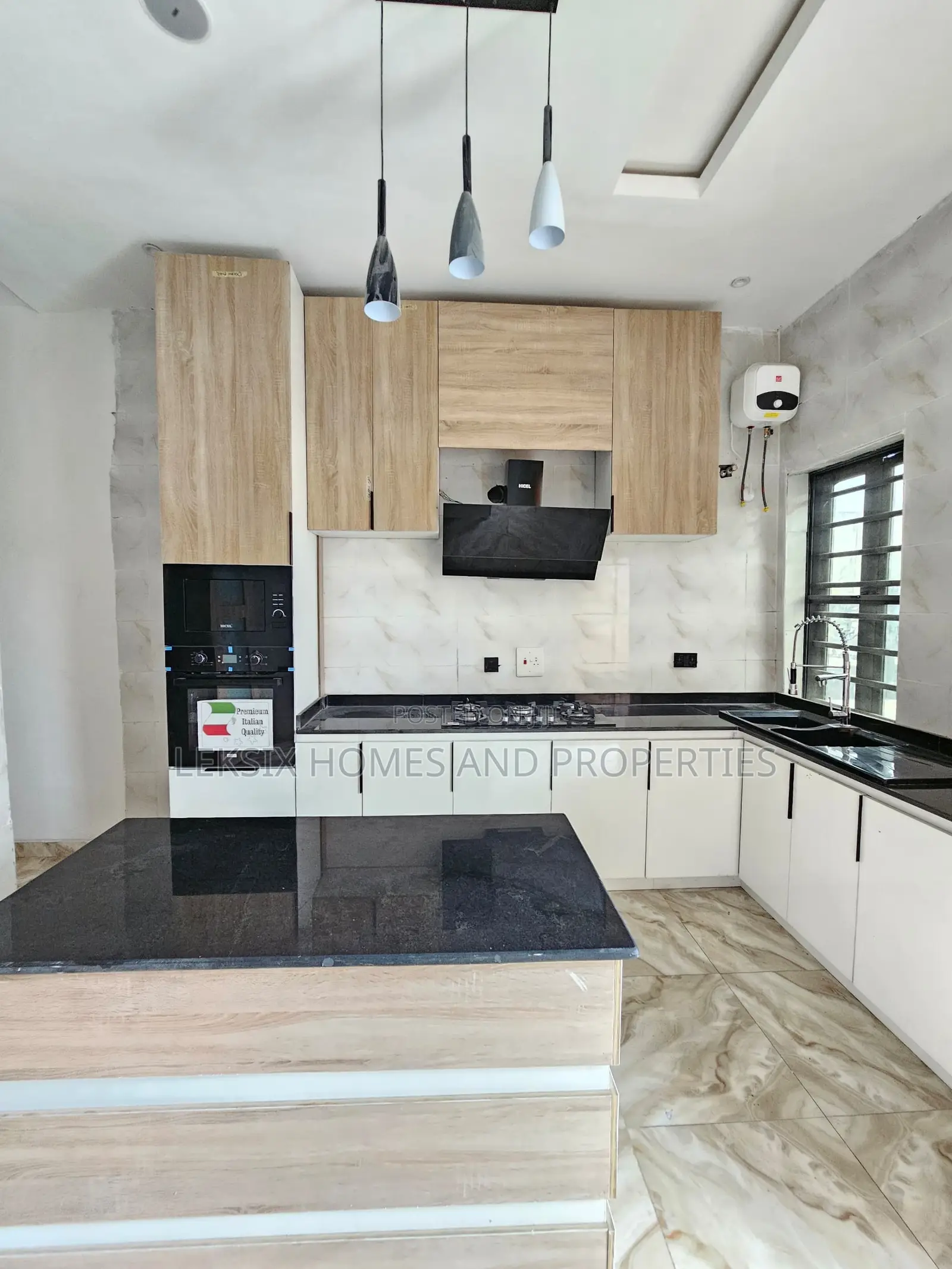 4bdrm Duplex in A Well Secured, Lekki Phase 2 for sale