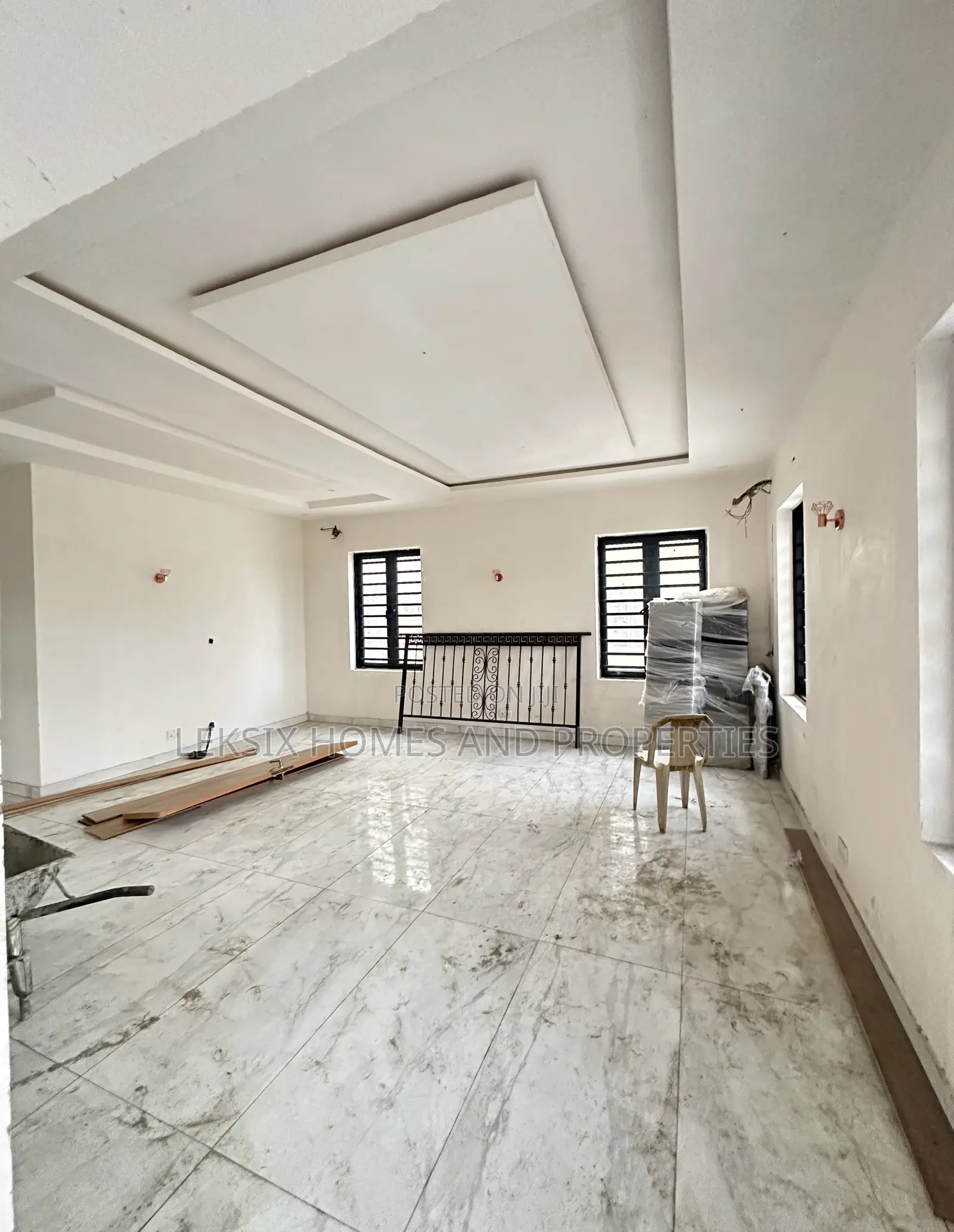 6bdrm Duplex in A Well Secured, Lekki Phase 2 for sale