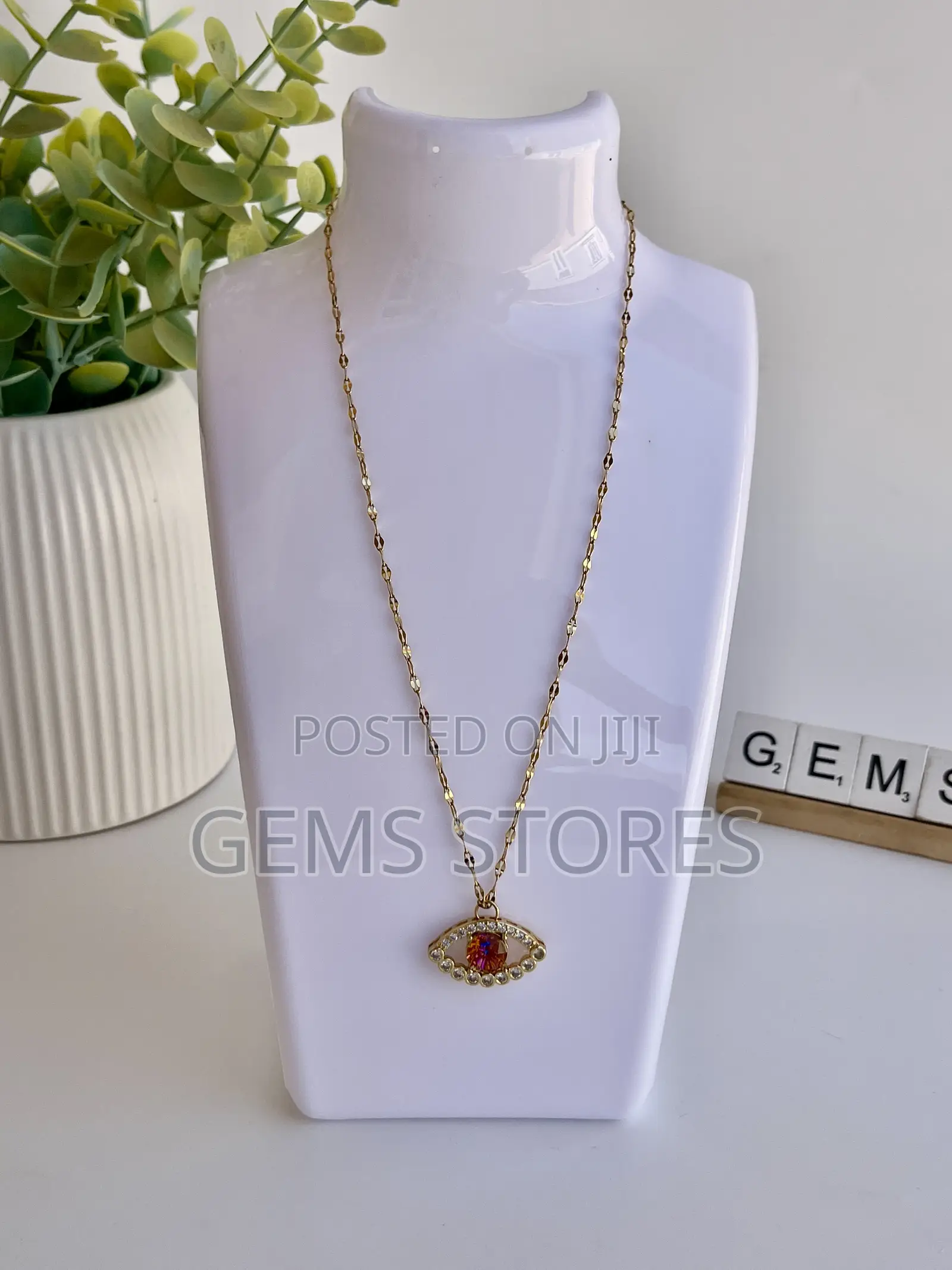 Stunning Minimalist Gold Necklaces