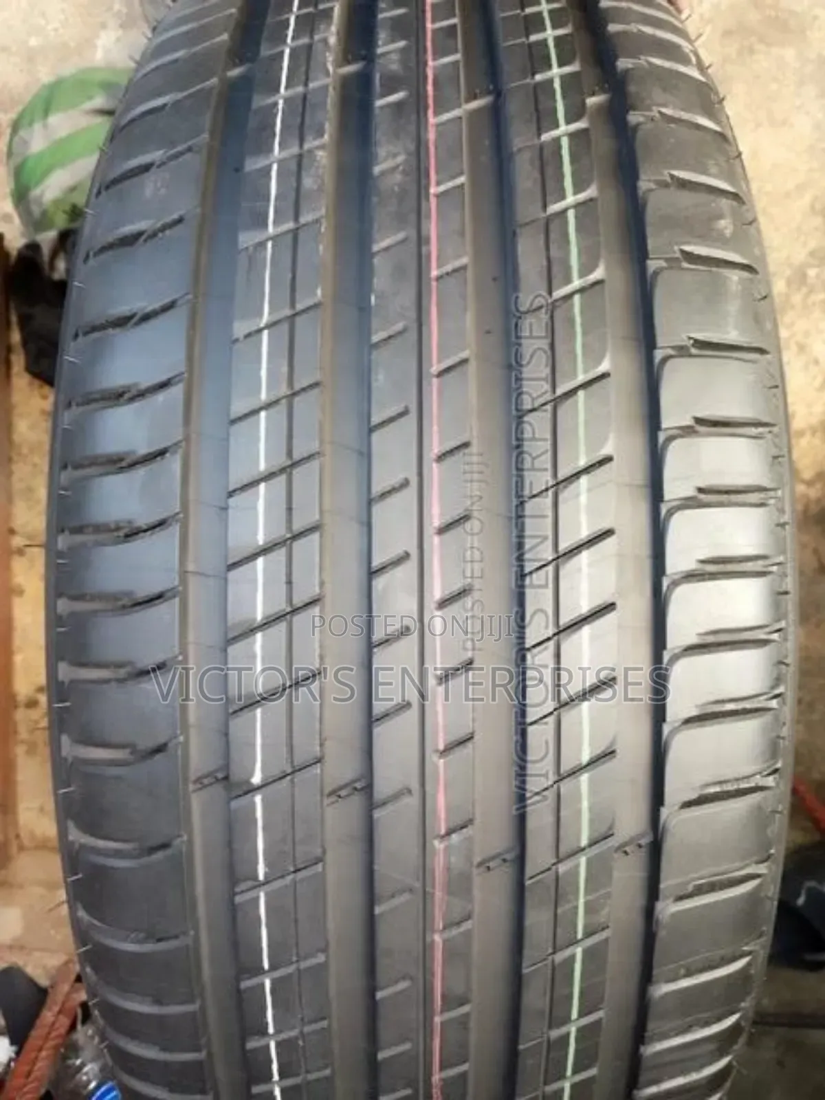 255/60 R 17 Michelin Tire