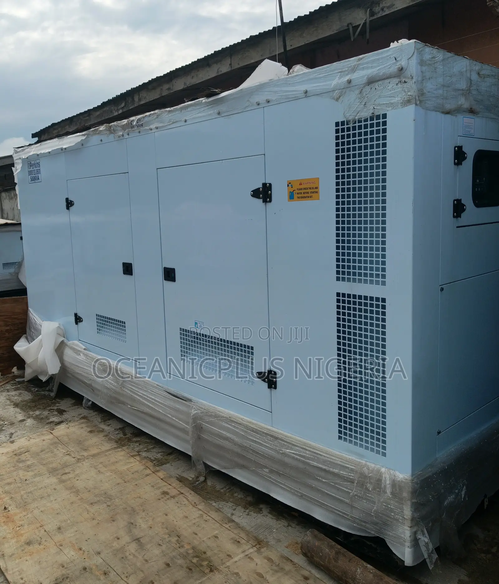 Sound-Insulated Perkins 500 Kva Soundproof Generator