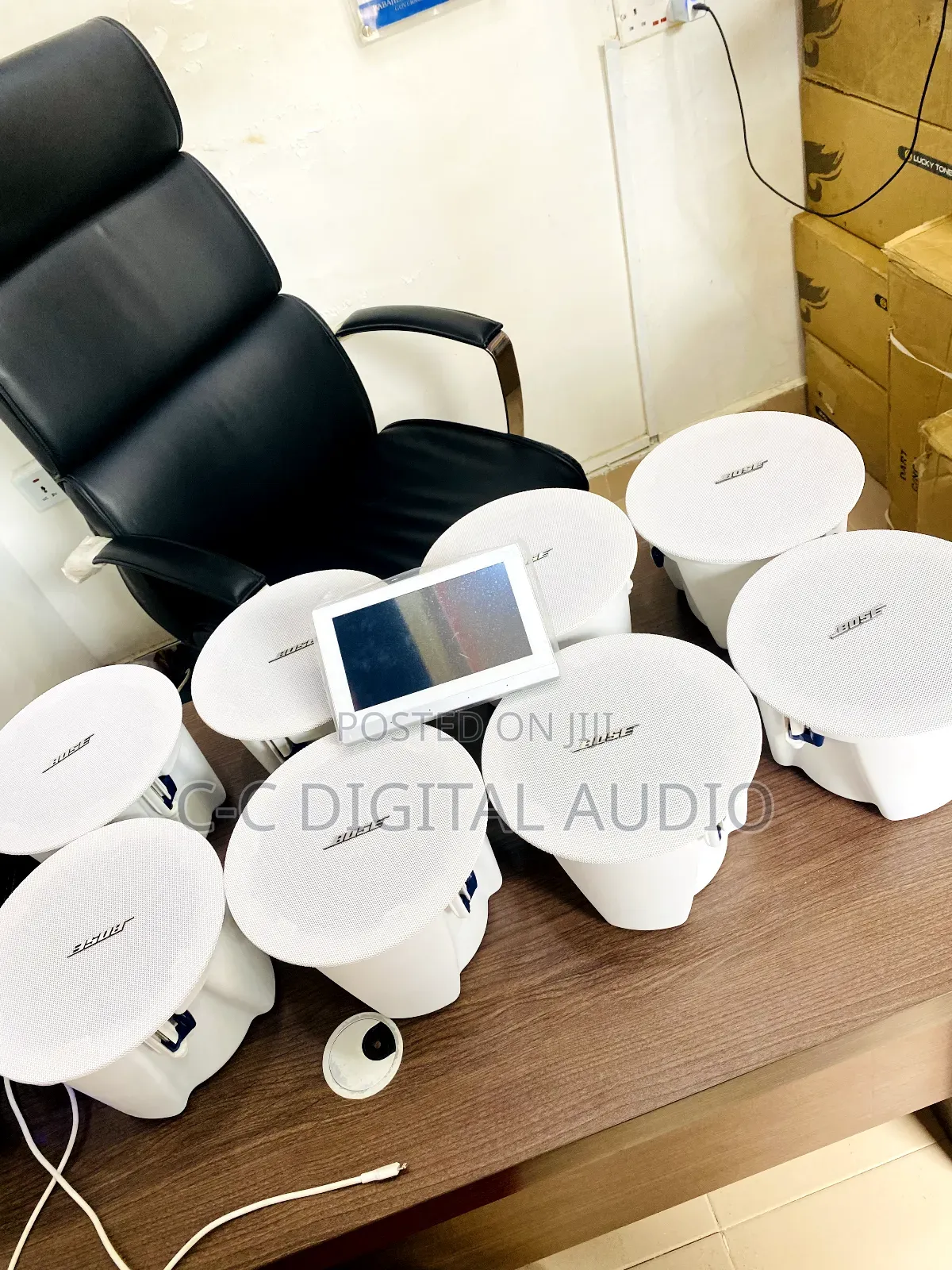 8 Bose Ceiling Speakers Plus 7 Inches Inwall Smart Amplifier