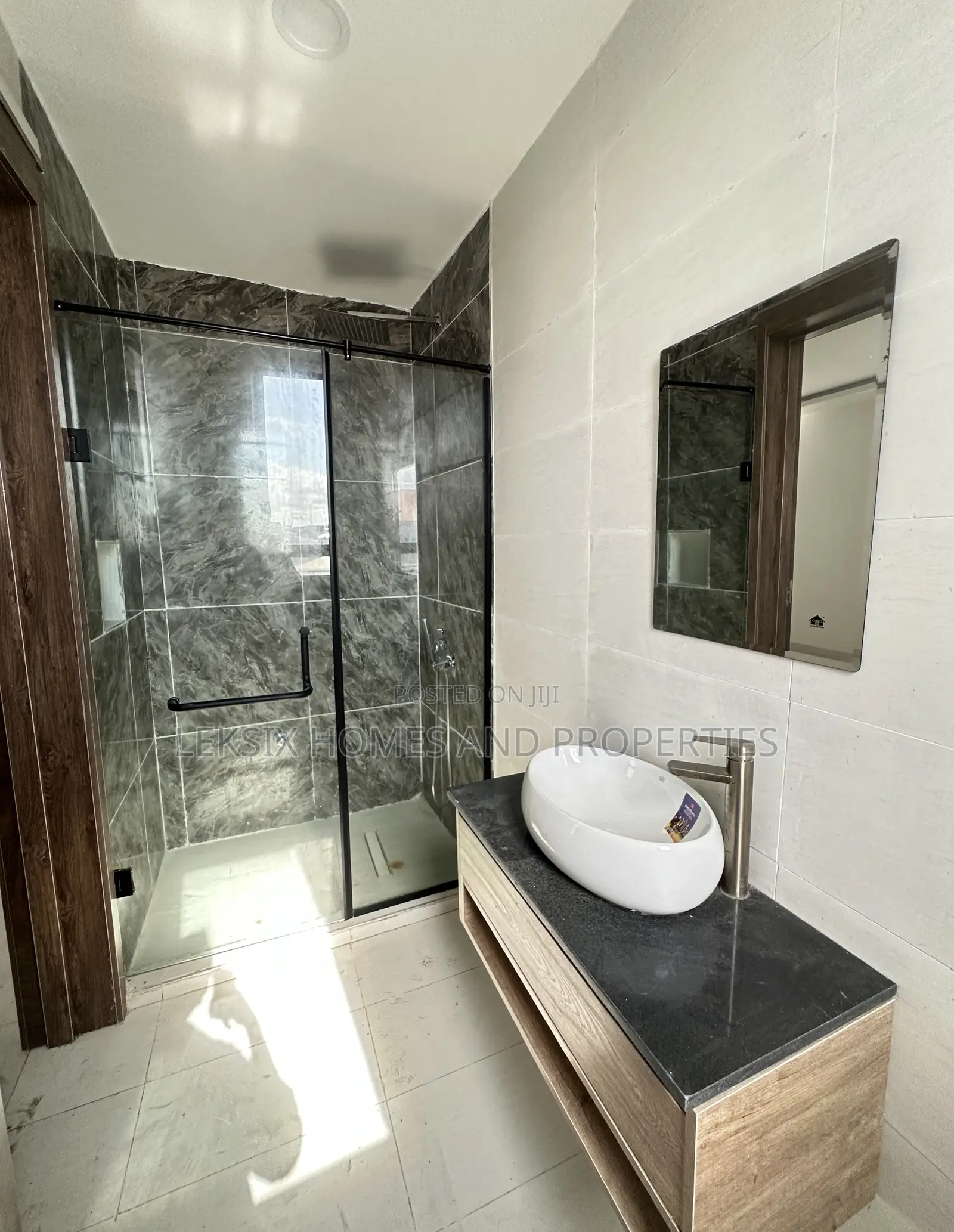 2bdrm Apartment in Strategic Location., Ikate for sale