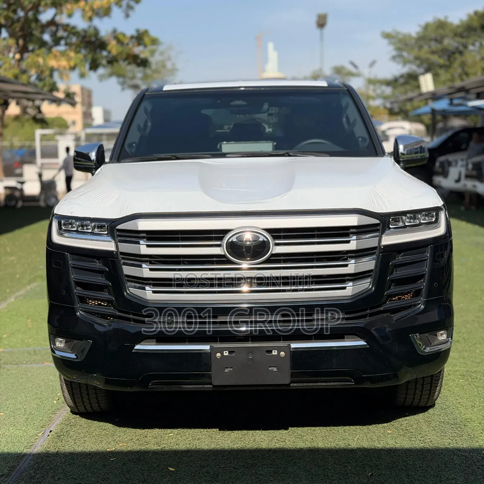 New Toyota Land Cruiser LC300 2025 Black