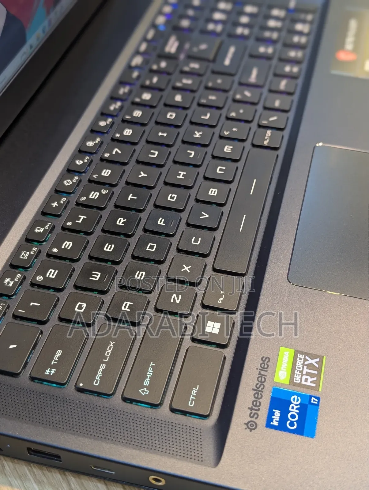 Laptop MSI Raider GE76 12UGS 32GB Intel Core I7 SSD 1.5T
