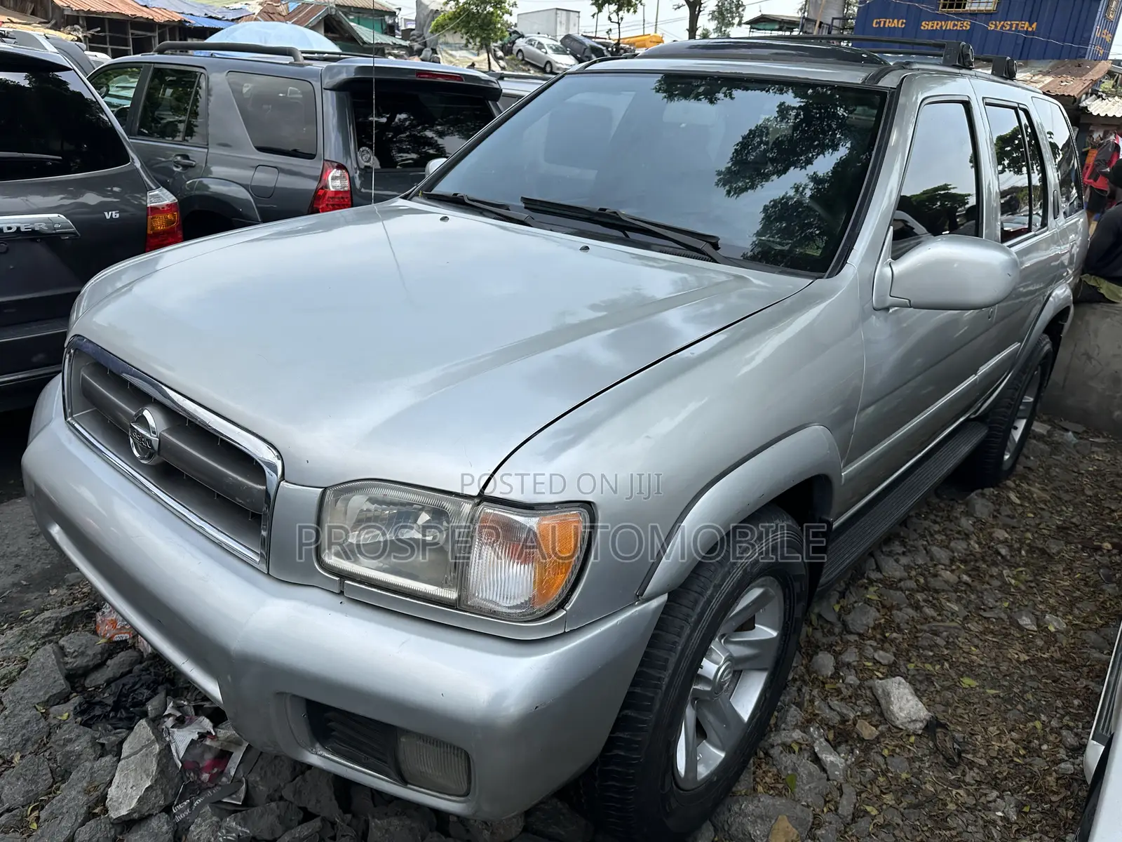 Nissan Pathfinder SE 4x4 2004 Silver