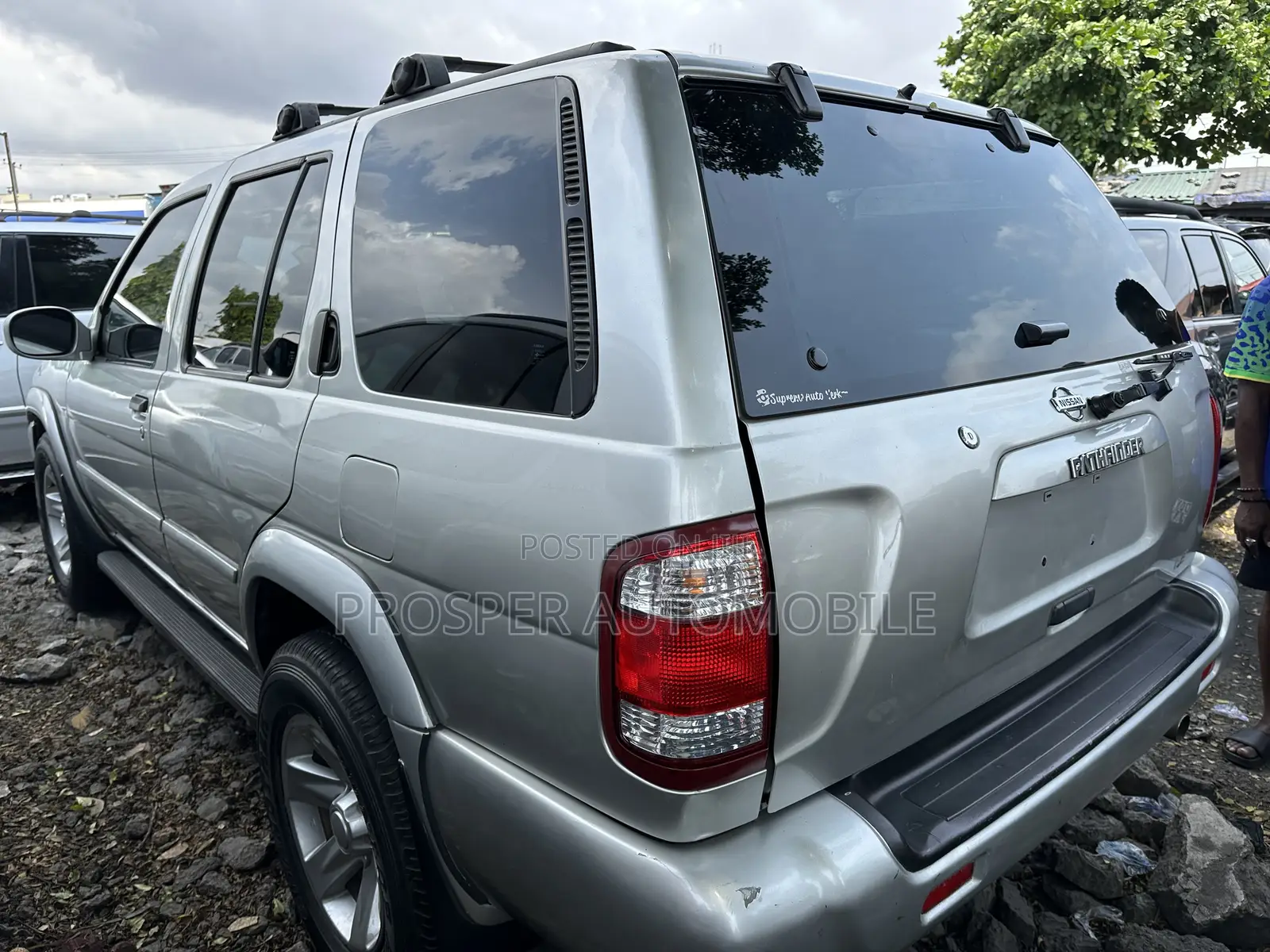 Nissan Pathfinder SE 4x4 2004 Silver