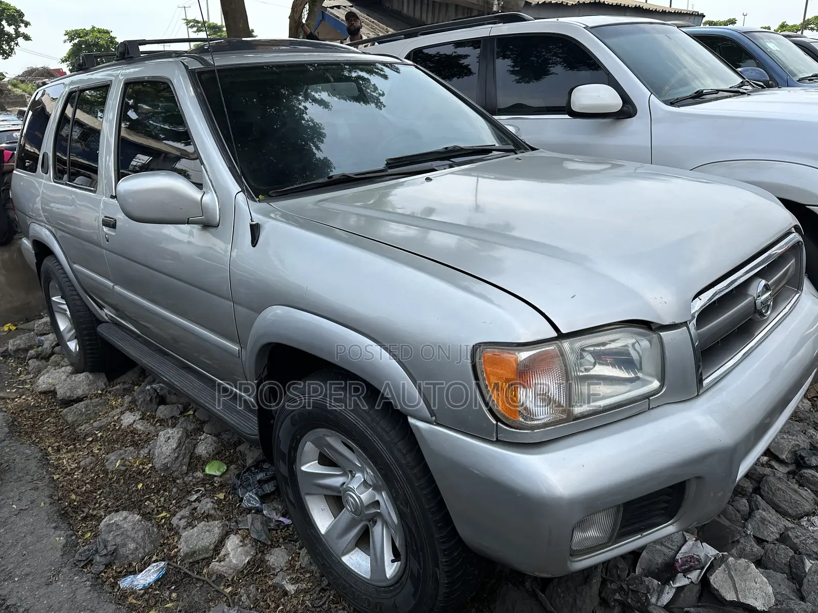 Nissan Pathfinder SE 4x4 2004 Silver