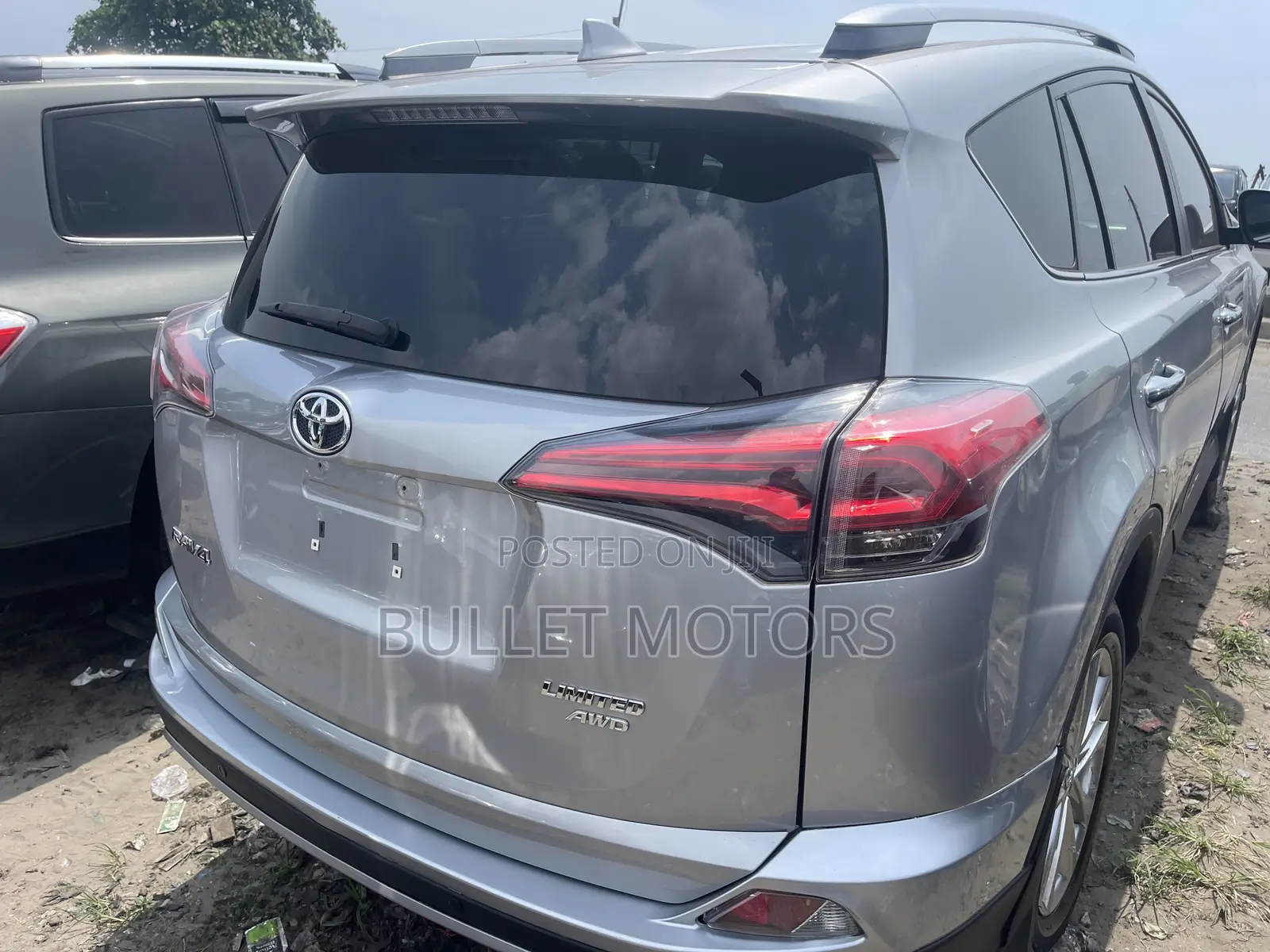 Toyota RAV4 Limited FWD (2.5L 4cyl 6A) 2017 Silver
