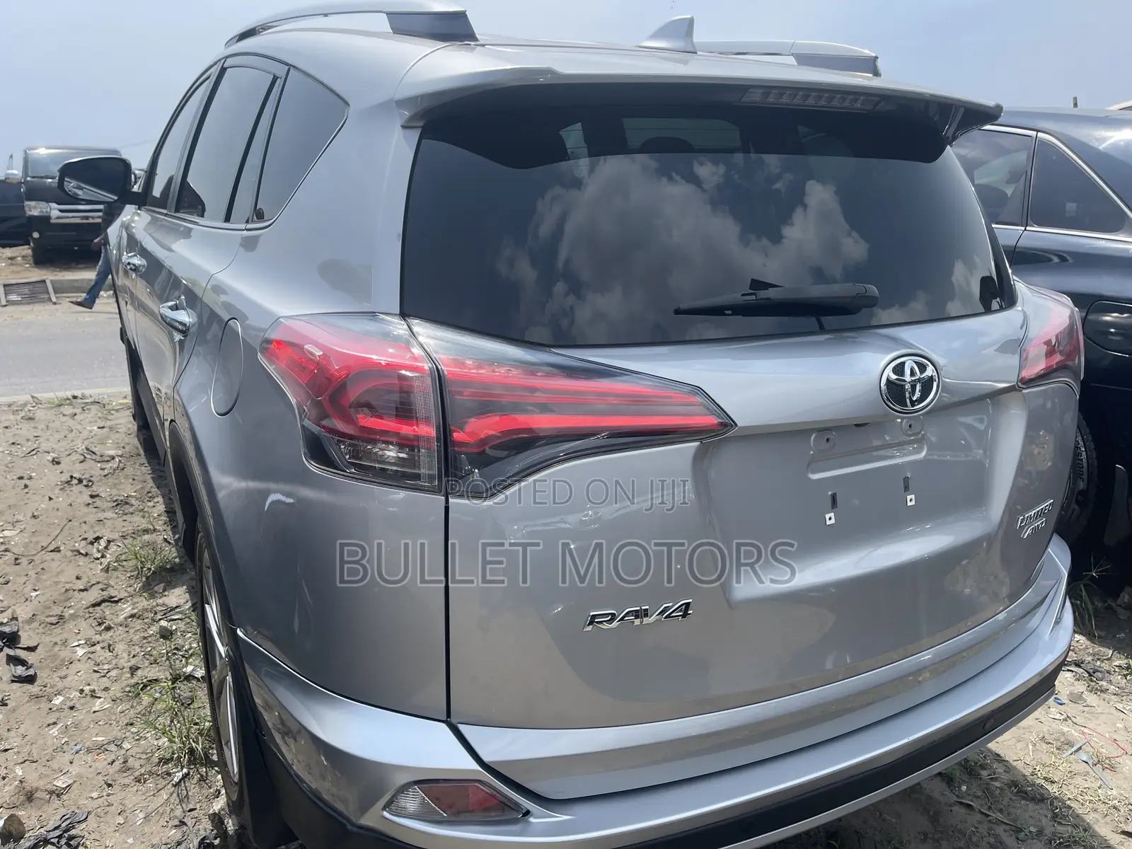 Toyota RAV4 Limited FWD (2.5L 4cyl 6A) 2017 Silver