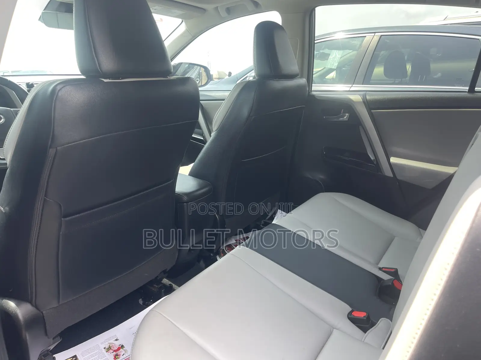 Toyota RAV4 Limited FWD (2.5L 4cyl 6A) 2017 Silver