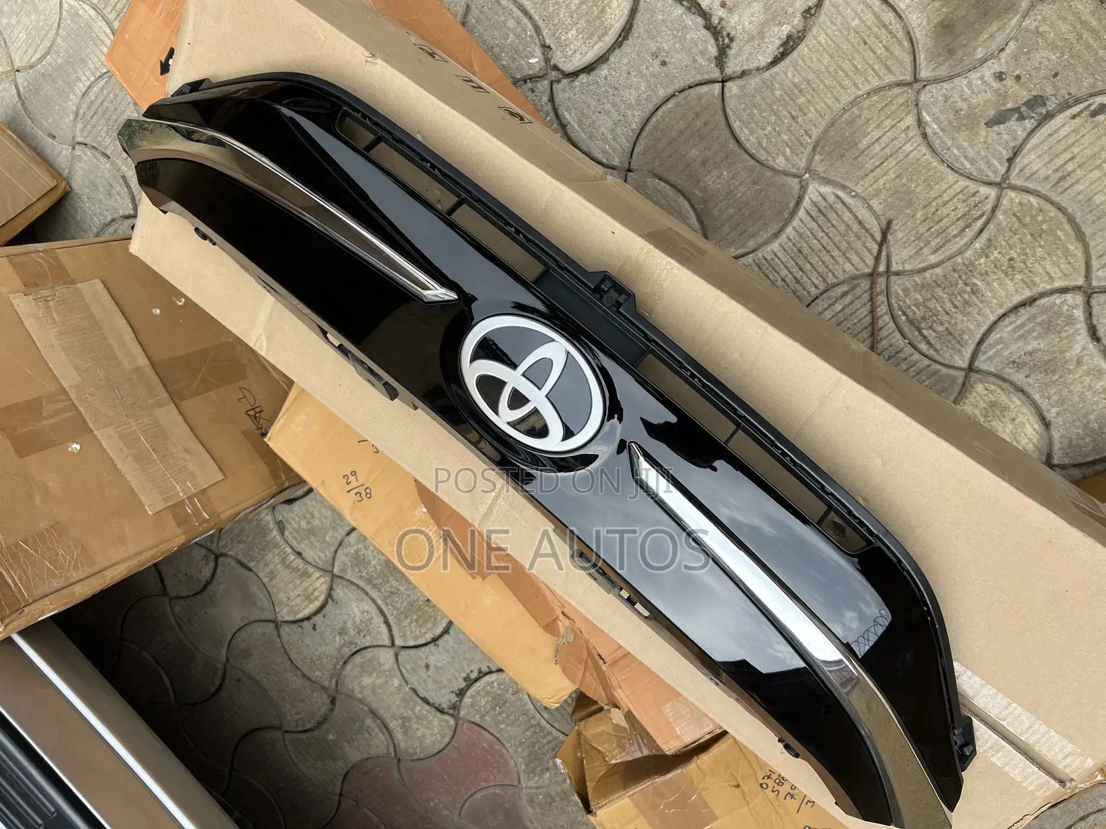 Front Grille Toyota Urban Cruiser