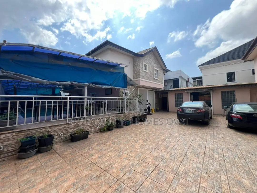 17bdrm Duplex in Lekki Phase 1 for rent