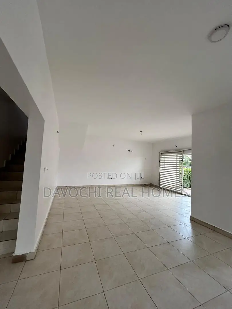 3bdrm Duplex in Fara Park, Lekki Phase 2 for rent
