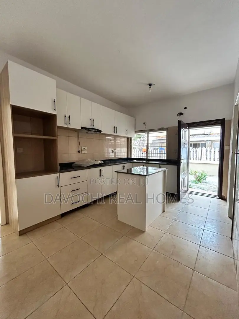 3bdrm Duplex in Fara Park, Lekki Phase 2 for rent