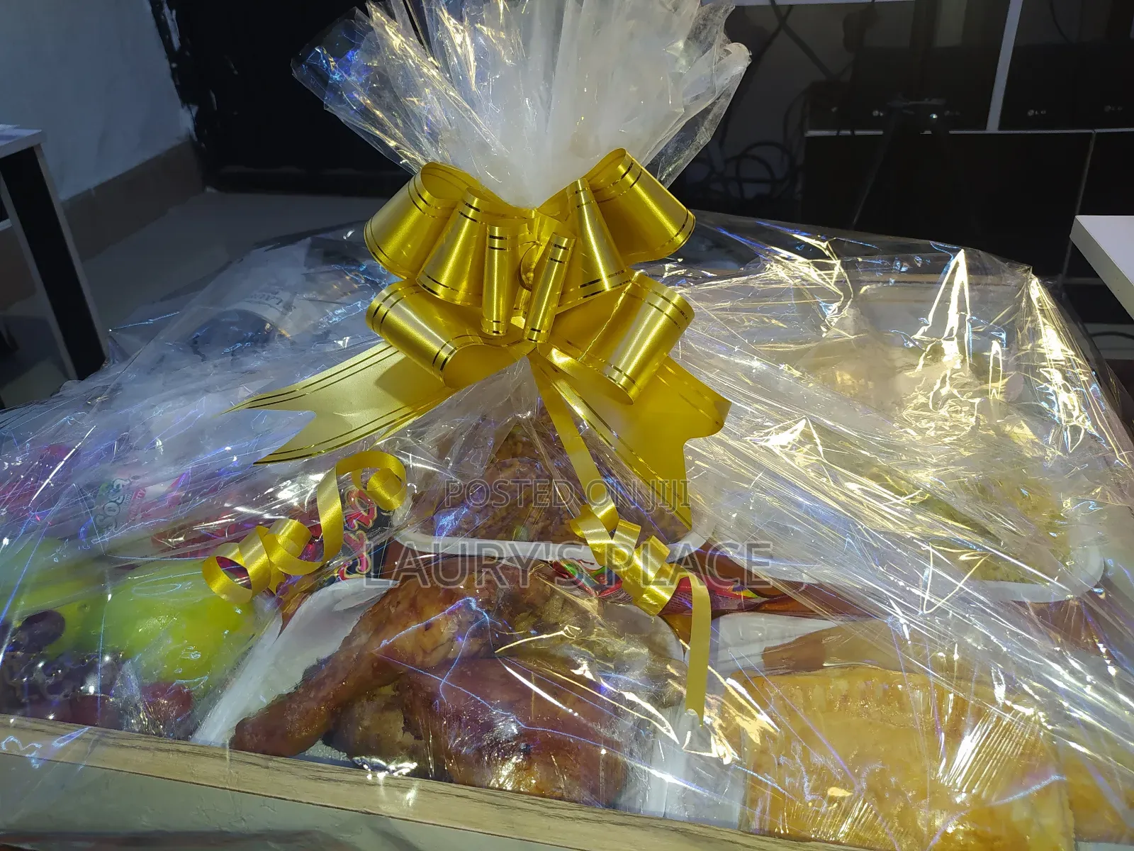 Hot Air Balloon, Small Chops and Food Tray