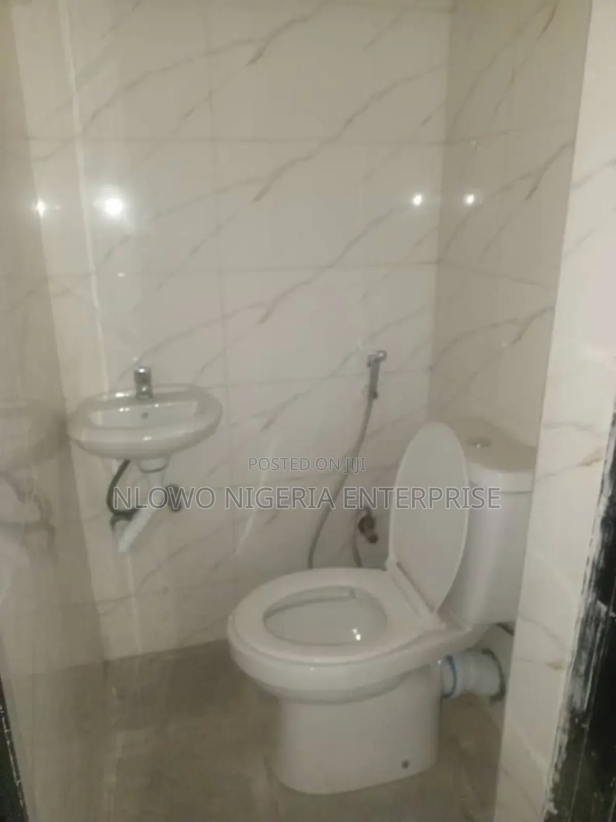 3bdrm Apartment in Ayodele Estate, Ifako-Gbagada for sale