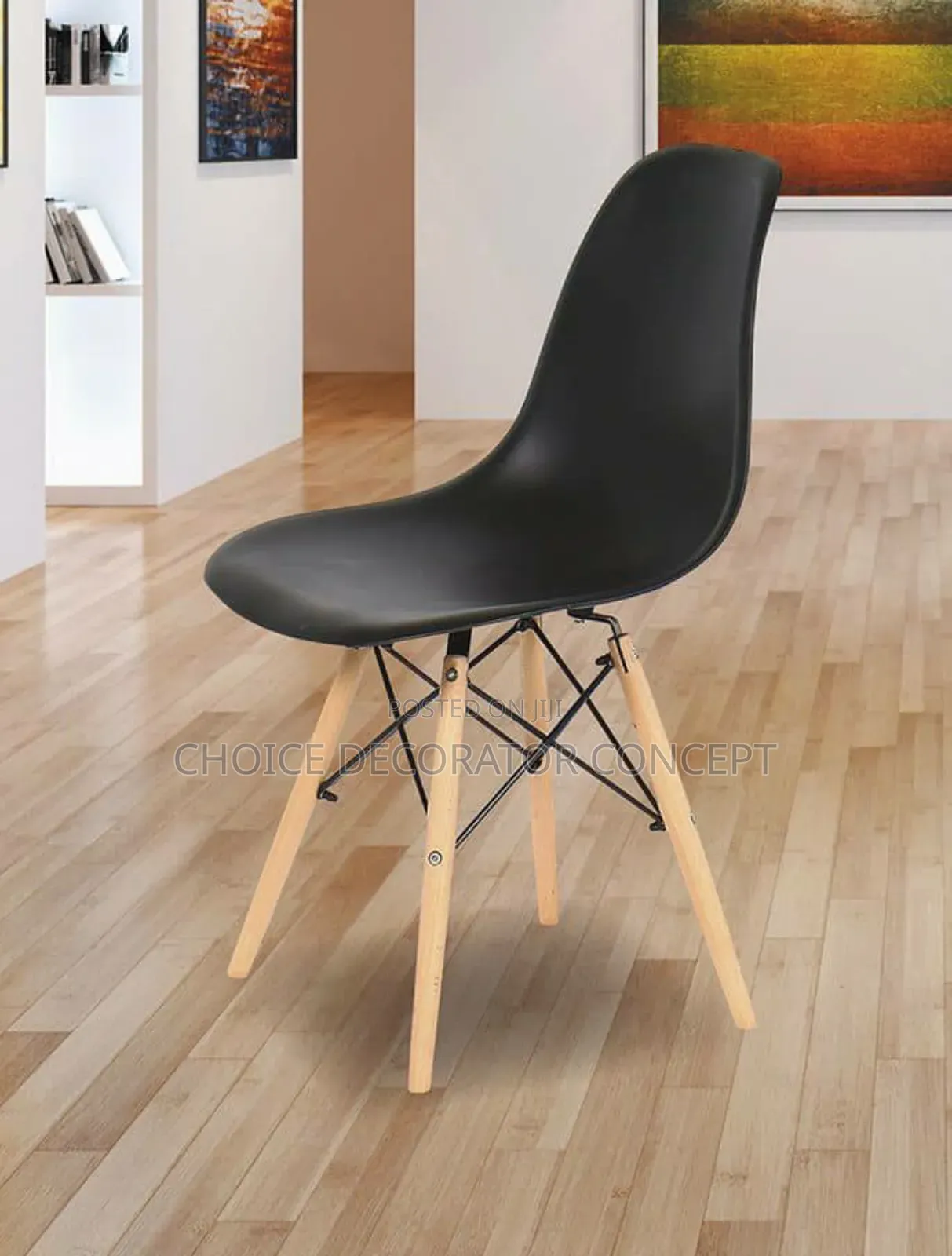Modern Plastic Dining Chair With Wooden Legs