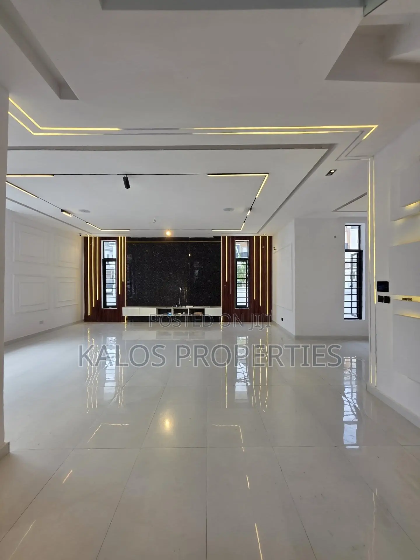 5bdrm Duplex in Chevron Toll Gate, Lekki Phase 2 for sale