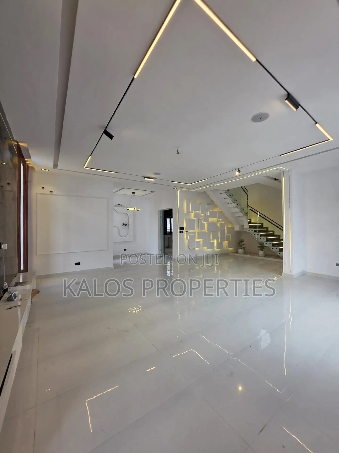 5bdrm Duplex in Chevron Toll Gate, Lekki Phase 2 for sale