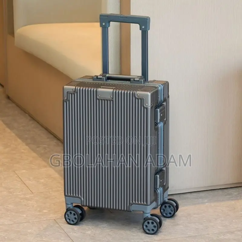 Luxury Suitcase Carry on With Spinner Wheel
