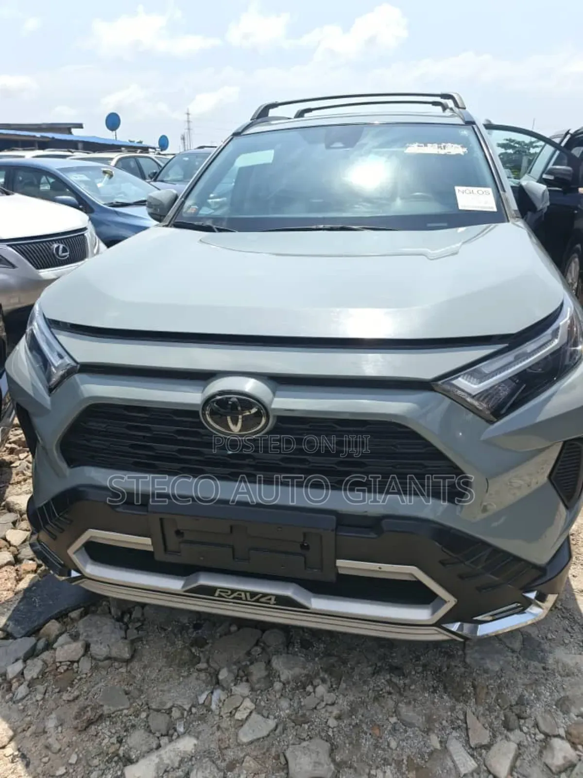 Toyota RAV4 XLE 2022 Gray