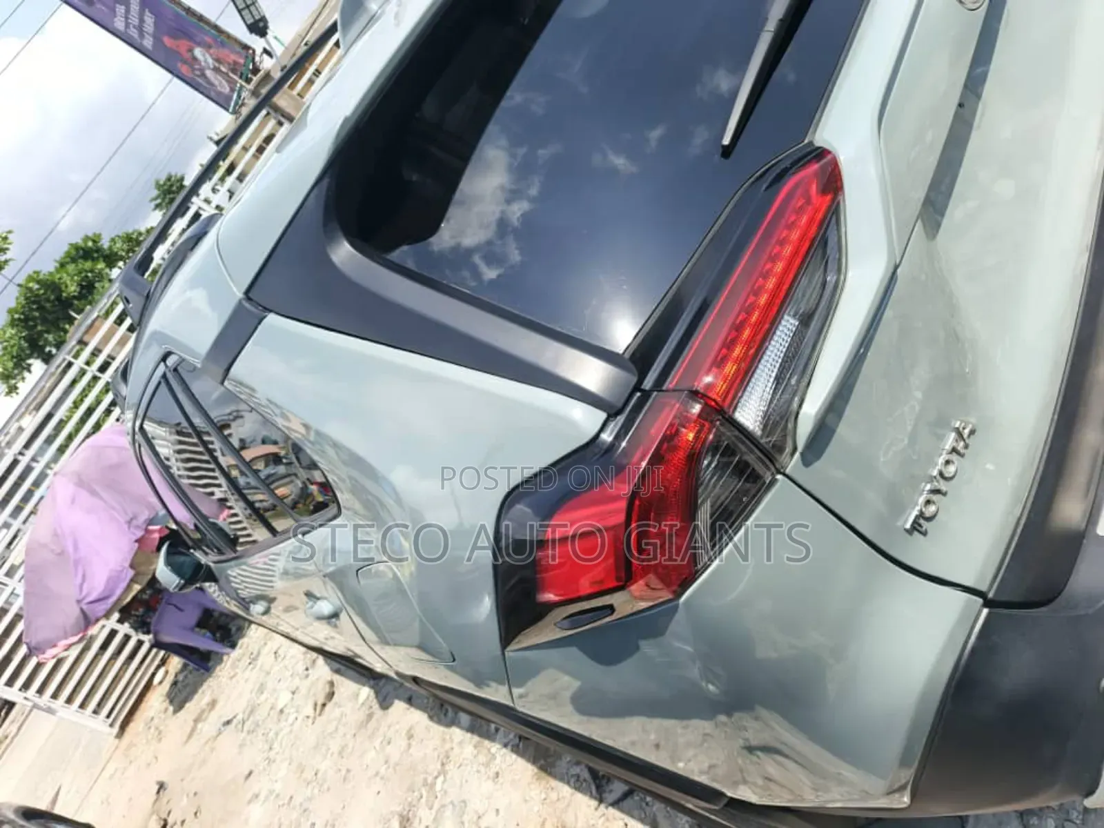 Toyota RAV4 XLE 2022 Gray