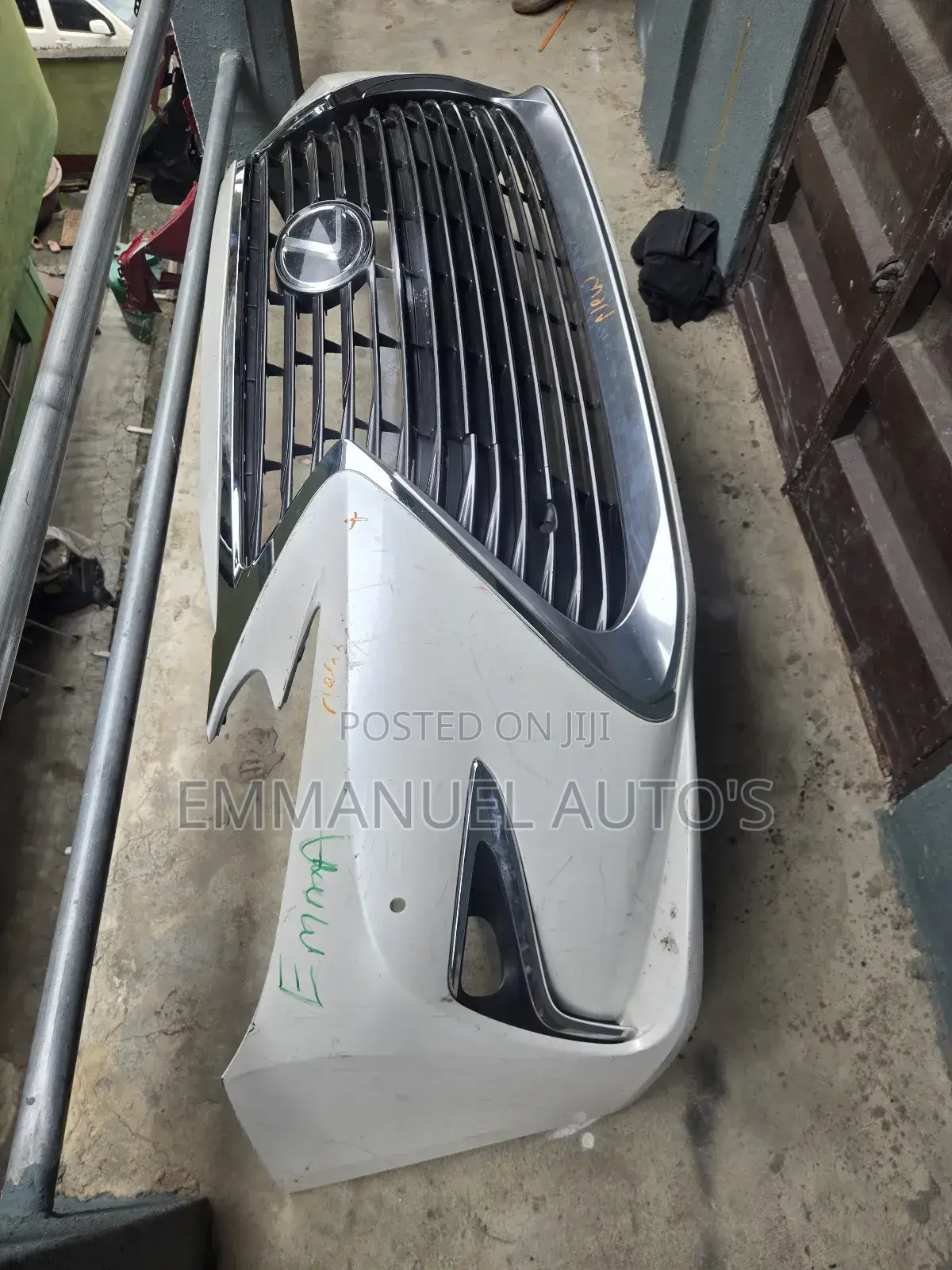 Bumper Es350 2017