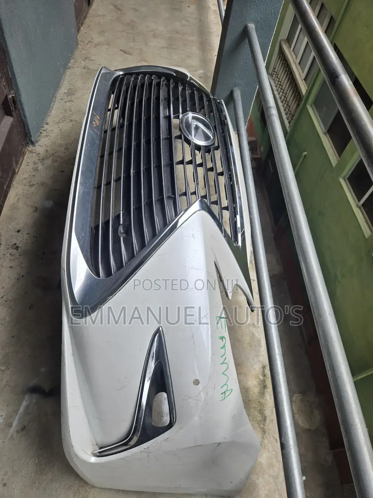 Bumper Es350 2017