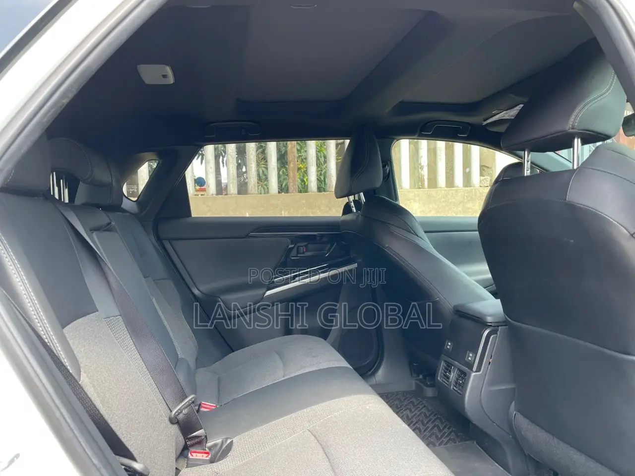Toyota bZ4X 71.4 kWh AWD 2023 White