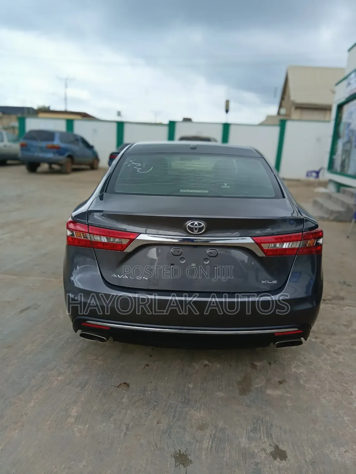Toyota Avalon XLE FWDSedan (3.6L 6cyl 6A) 2016 Gray