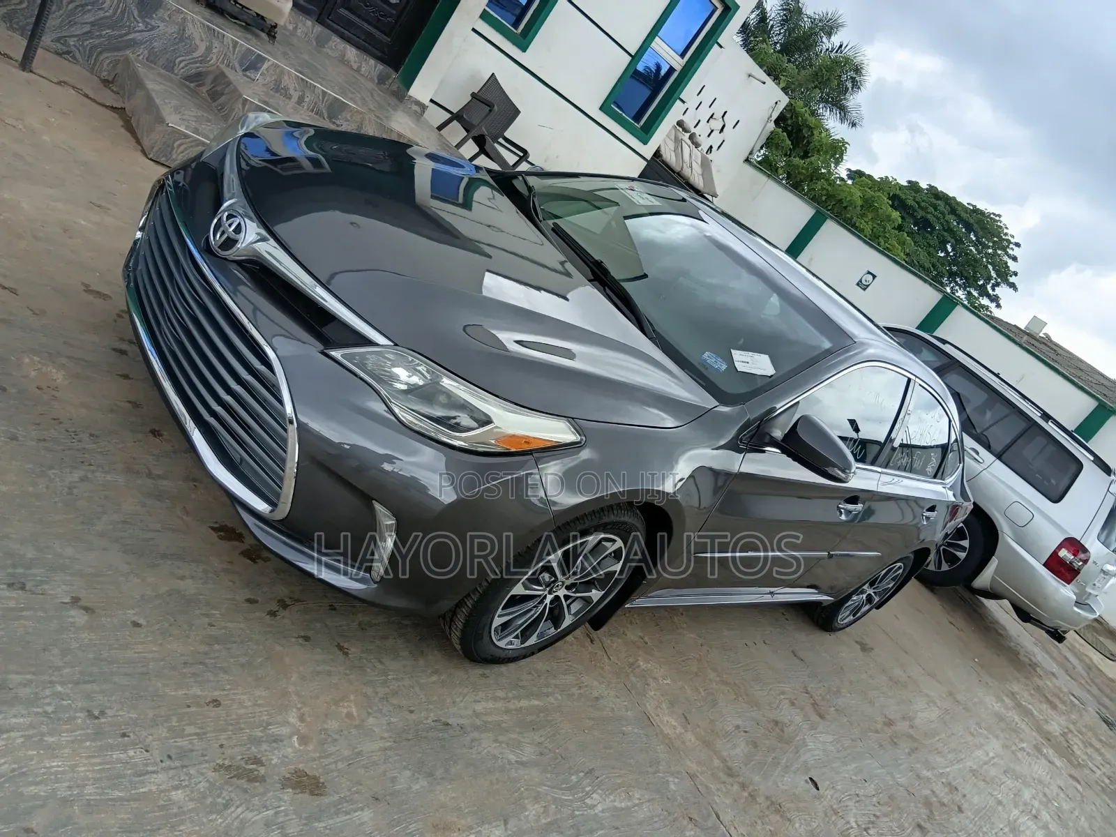 Toyota Avalon XLE FWDSedan (3.6L 6cyl 6A) 2016 Gray