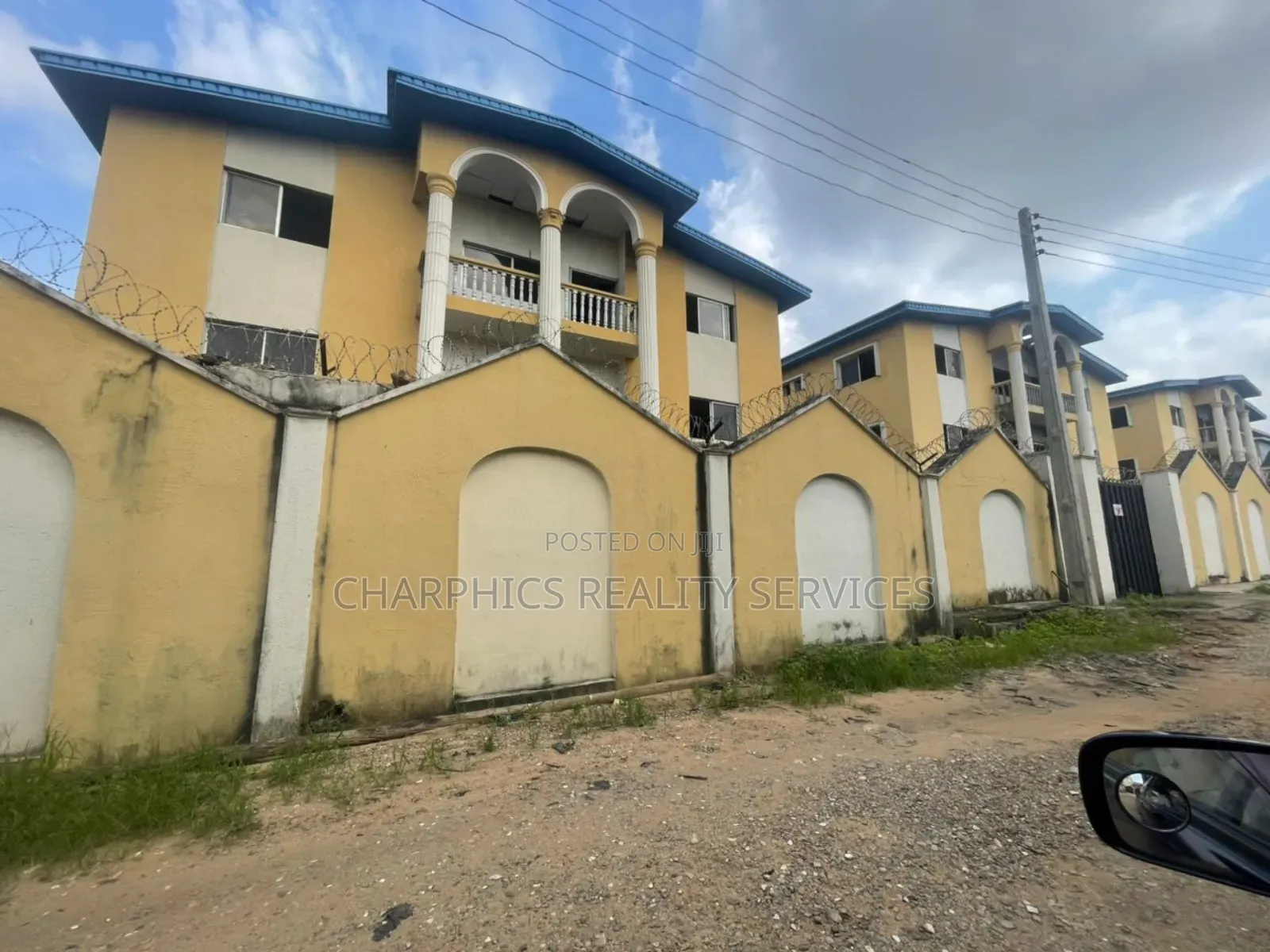 3bdrm Block of Flats in Ajao Estate for rent