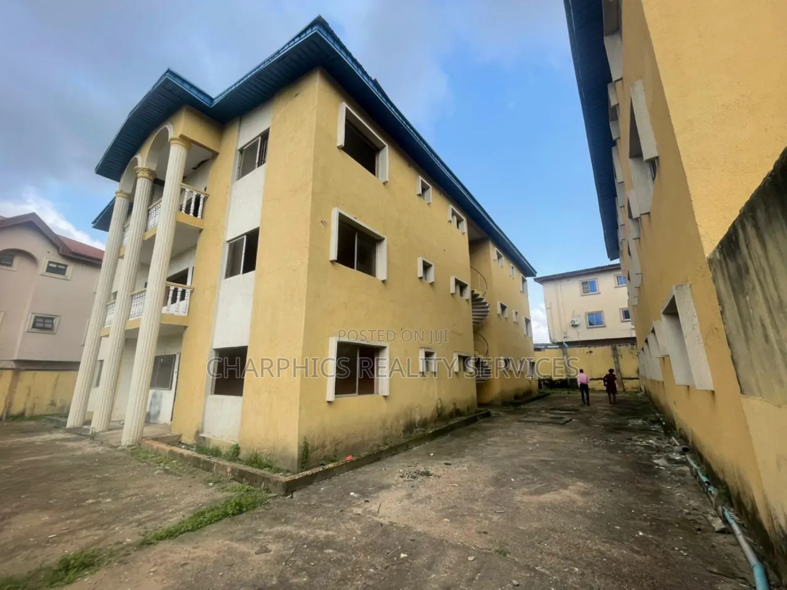 3bdrm Block of Flats in Ajao Estate for rent