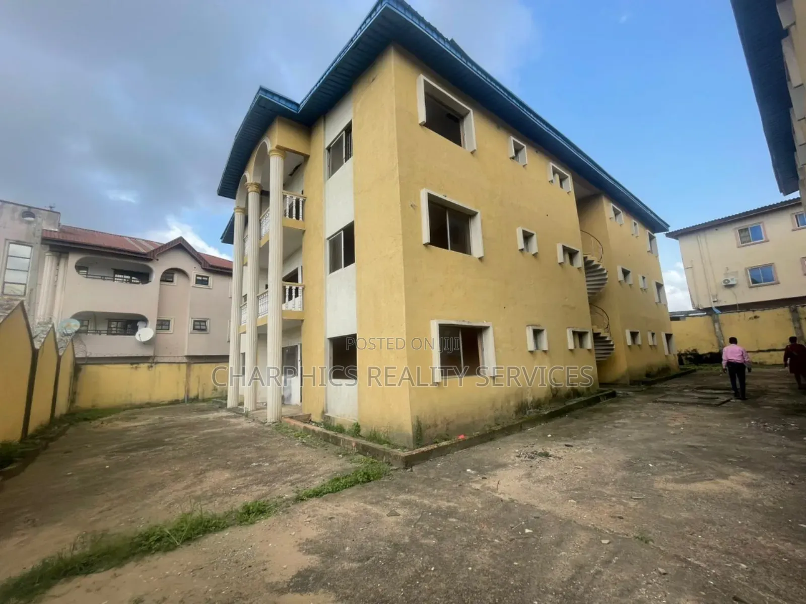3bdrm Block of Flats in Ajao Estate for rent