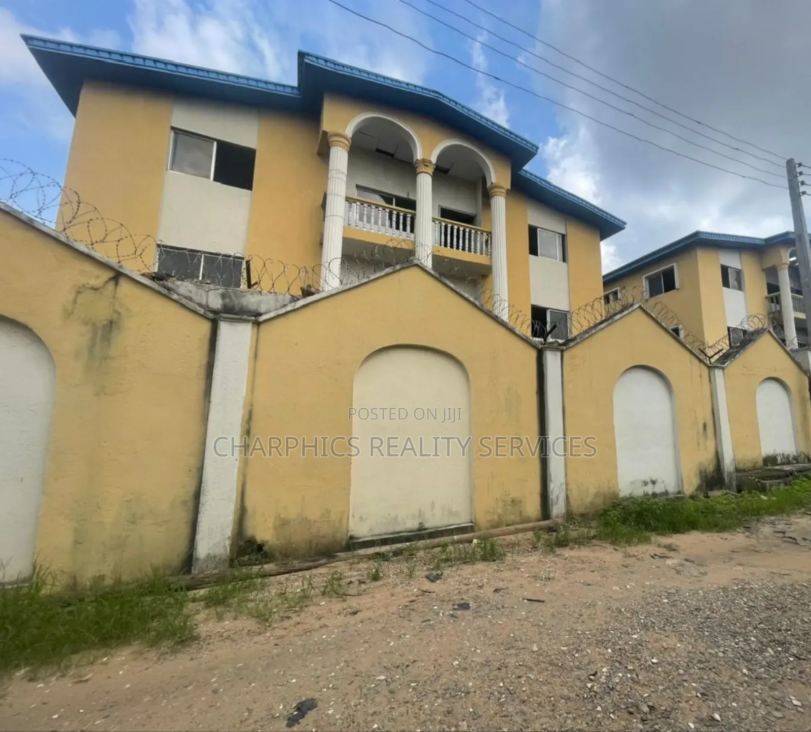 3bdrm Block of Flats in Ajao Estate for rent