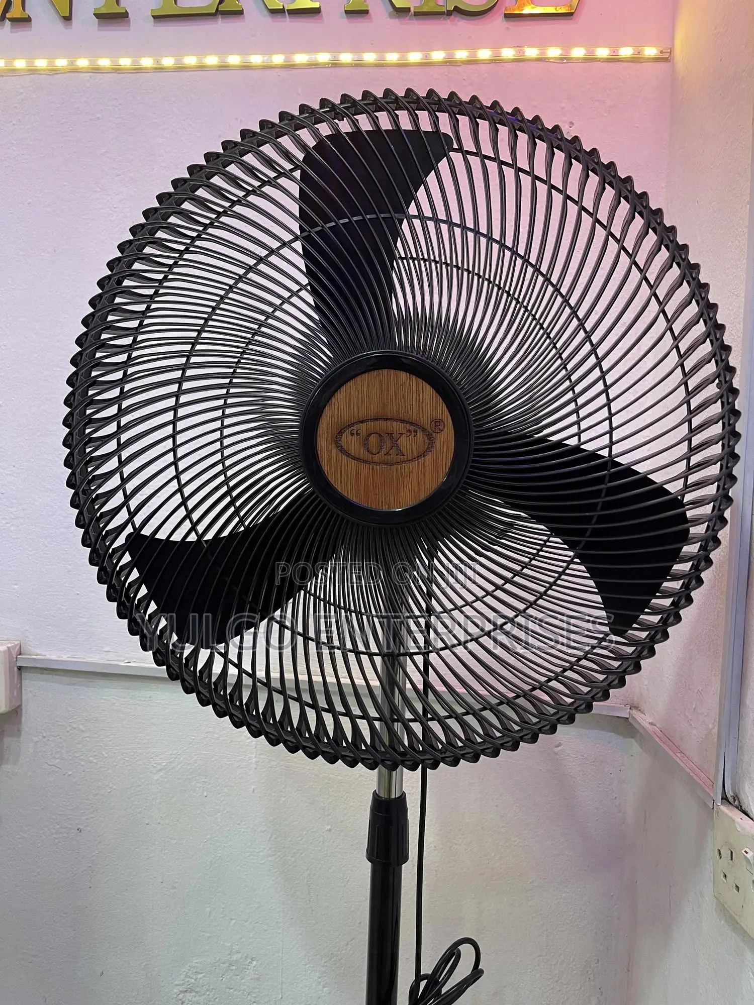 Ox 18” Standing Fan 92w