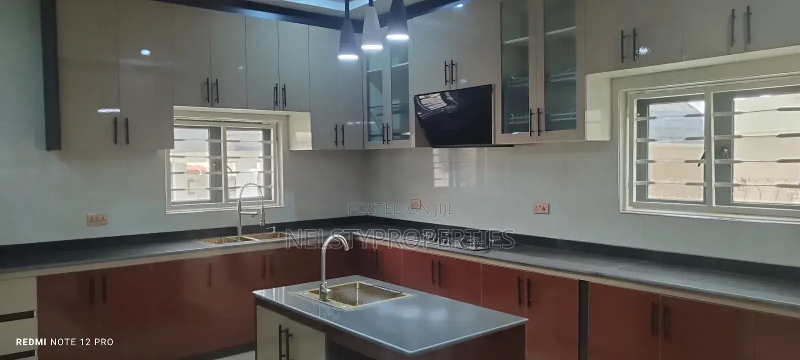 6bdrm Duplex in Efab, Central Business District for sale