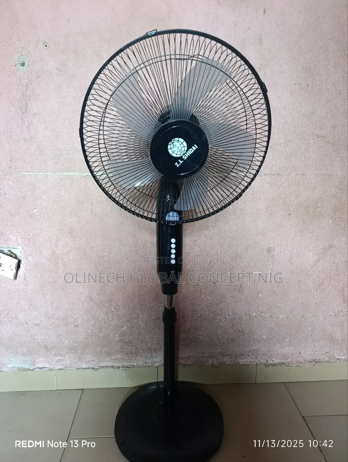 26 Inches Zl Shidai Solar Rechargeable Fan