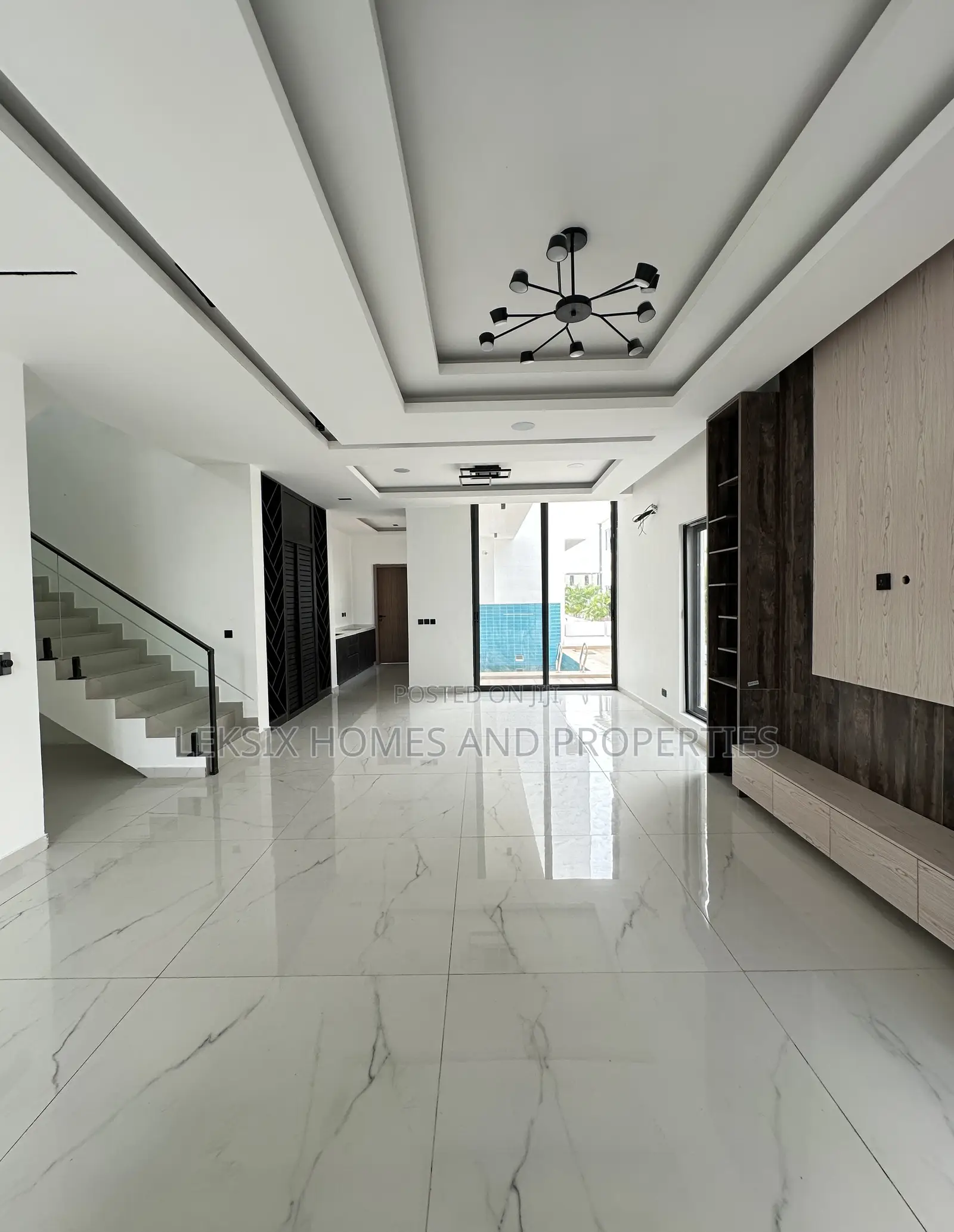 5bdrm Duplex in A Well Secured And, Ikate for sale