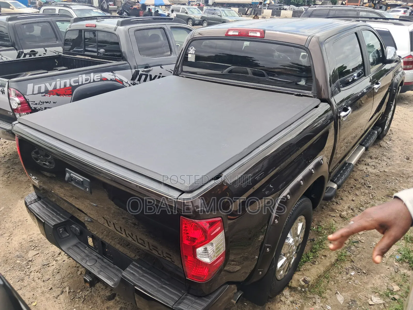 Toyota Tundra Limited 5.7L V8 4x4 Double Cab 6.6 ft. box 145.7 in. WB