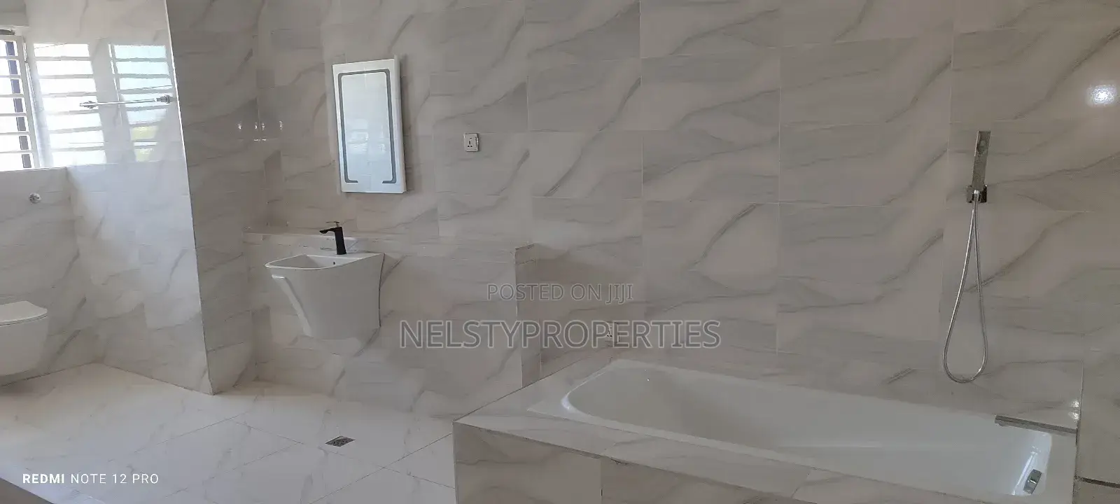 6bdrm Penthouse in Efab Metropolis, Gwarinpa for sale