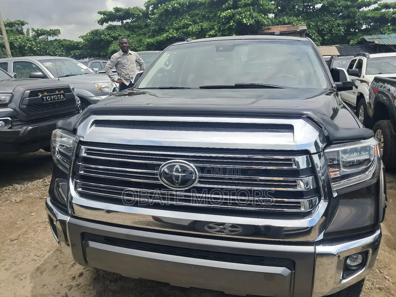 Toyota Tundra Limited 5.7L V8 4x4 Double Cab 6.6 ft. box 145.7 in. WB