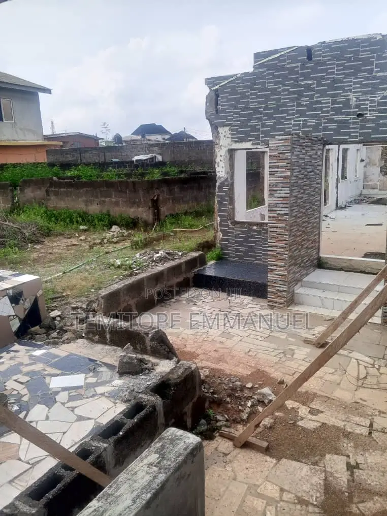 Mixed Use Full Plot of Land in a Serene Environment
