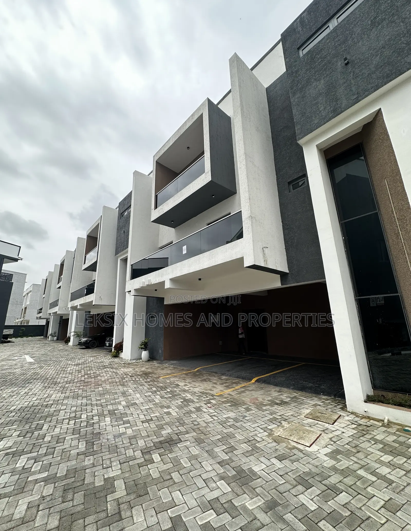 4bdrm Maisonette in A Well Secured, Ikate for sale